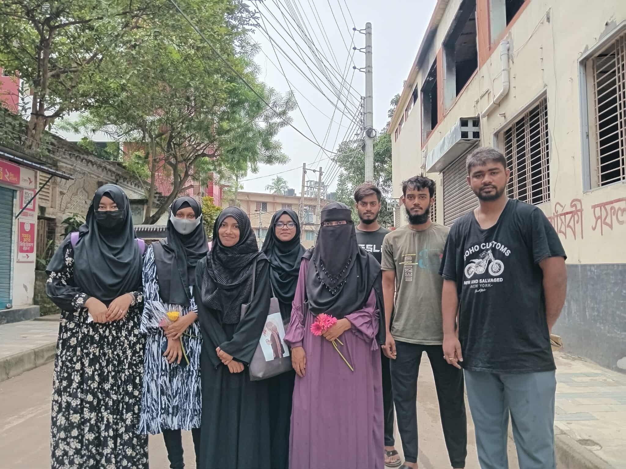 রাজশাহীতে অসহায় মানুষের পাশে ‘ভলেন্টিয়ার অফ রাজশাহী’